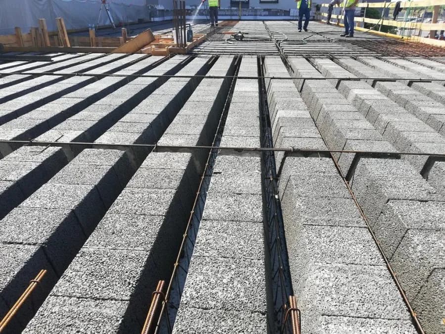 Czy strop teriva może się zawalić? Objawy i przyczyny zagrożenia