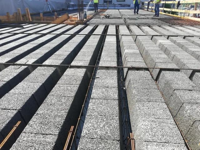 Czy strop teriva może się zawalić? Objawy i przyczyny zagrożenia