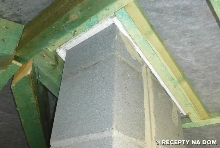 Czym otynkować komin na strychu, aby uniknąć problemów z wilgocią?