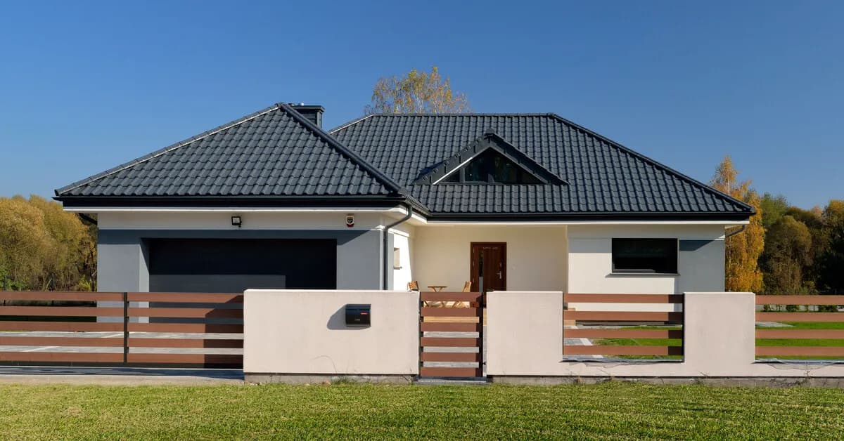 Ile waży paleta dachówki? Poznaj kluczowe informacje i porady