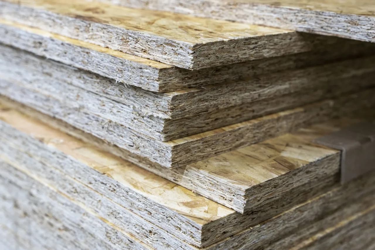 Jaka grubość płyty OSB na podłogę strychu? Kluczowe informacje i porady