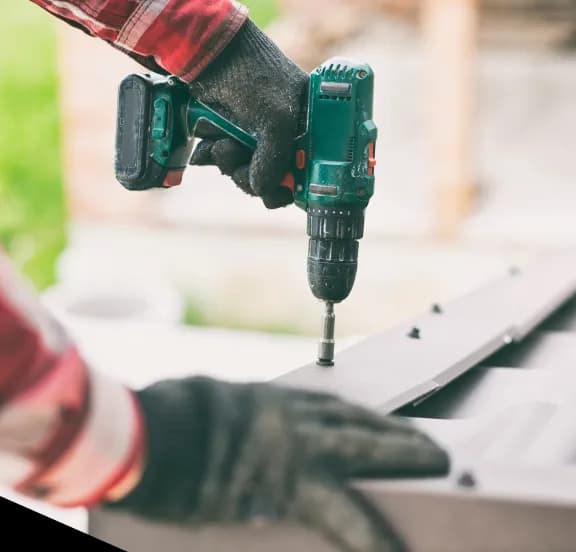 Jak kłaść blachę na dachu bez błędów - krok po kroku do sukcesu